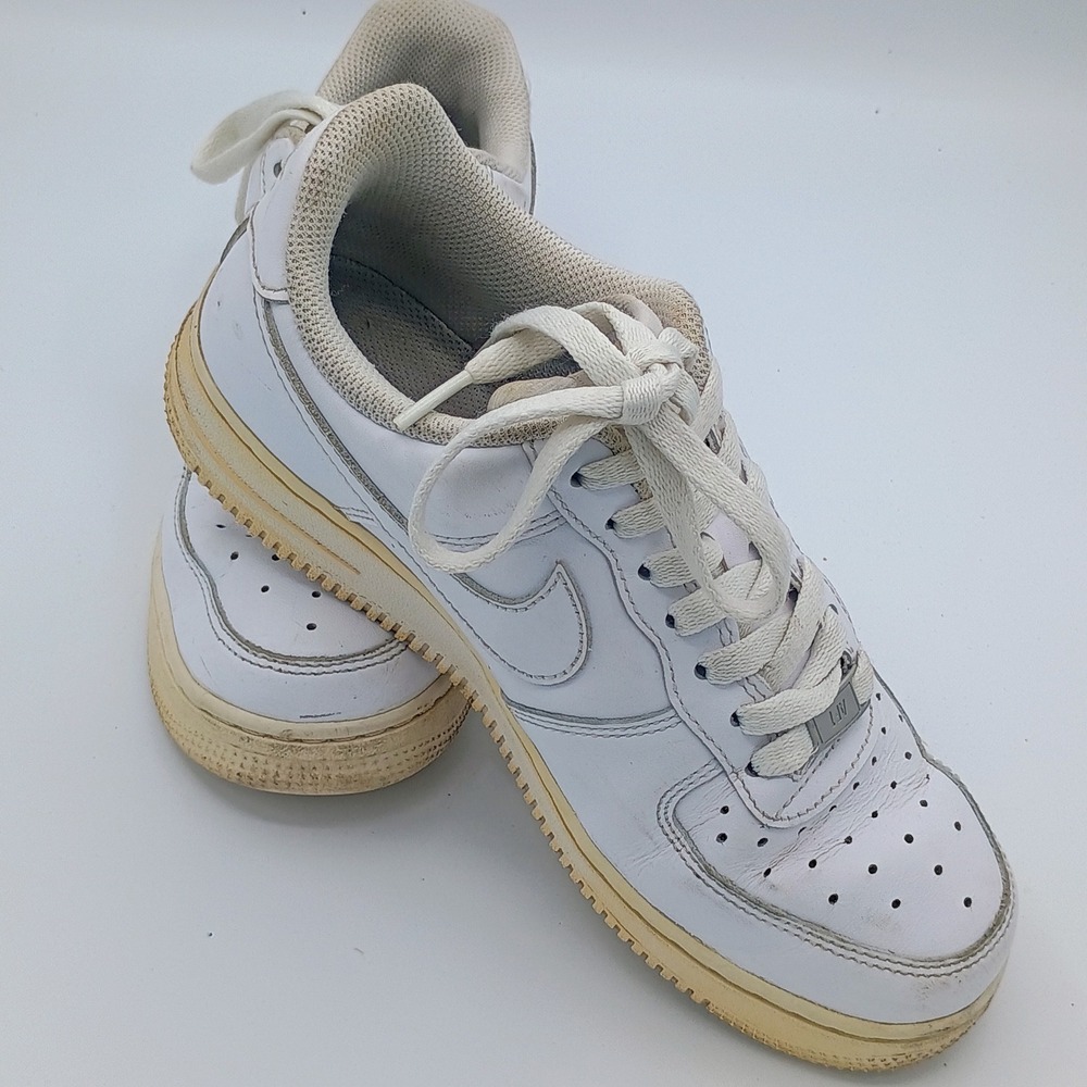 Nike Womens Air Force 1 07 White Size 7 Low Top Sneaker DD8959-100